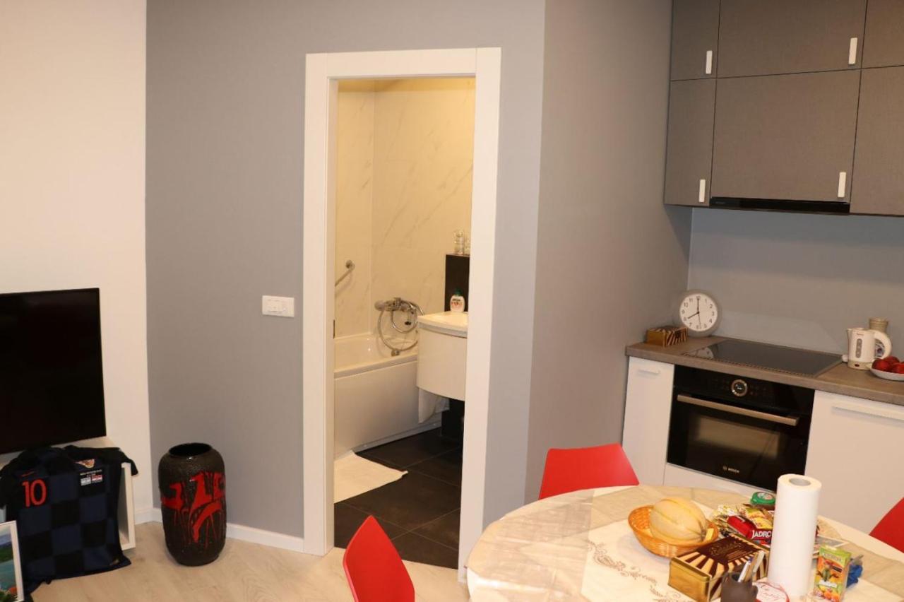 Apartman Gusar Omis Bagian luar foto