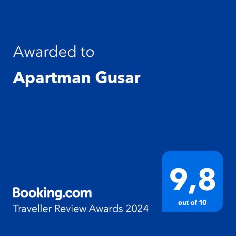 Apartman Gusar Omis Bagian luar foto